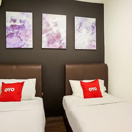 Oyo 90460 Hotel Kl2F Rest & Go Shah Alam Bagian luar foto
