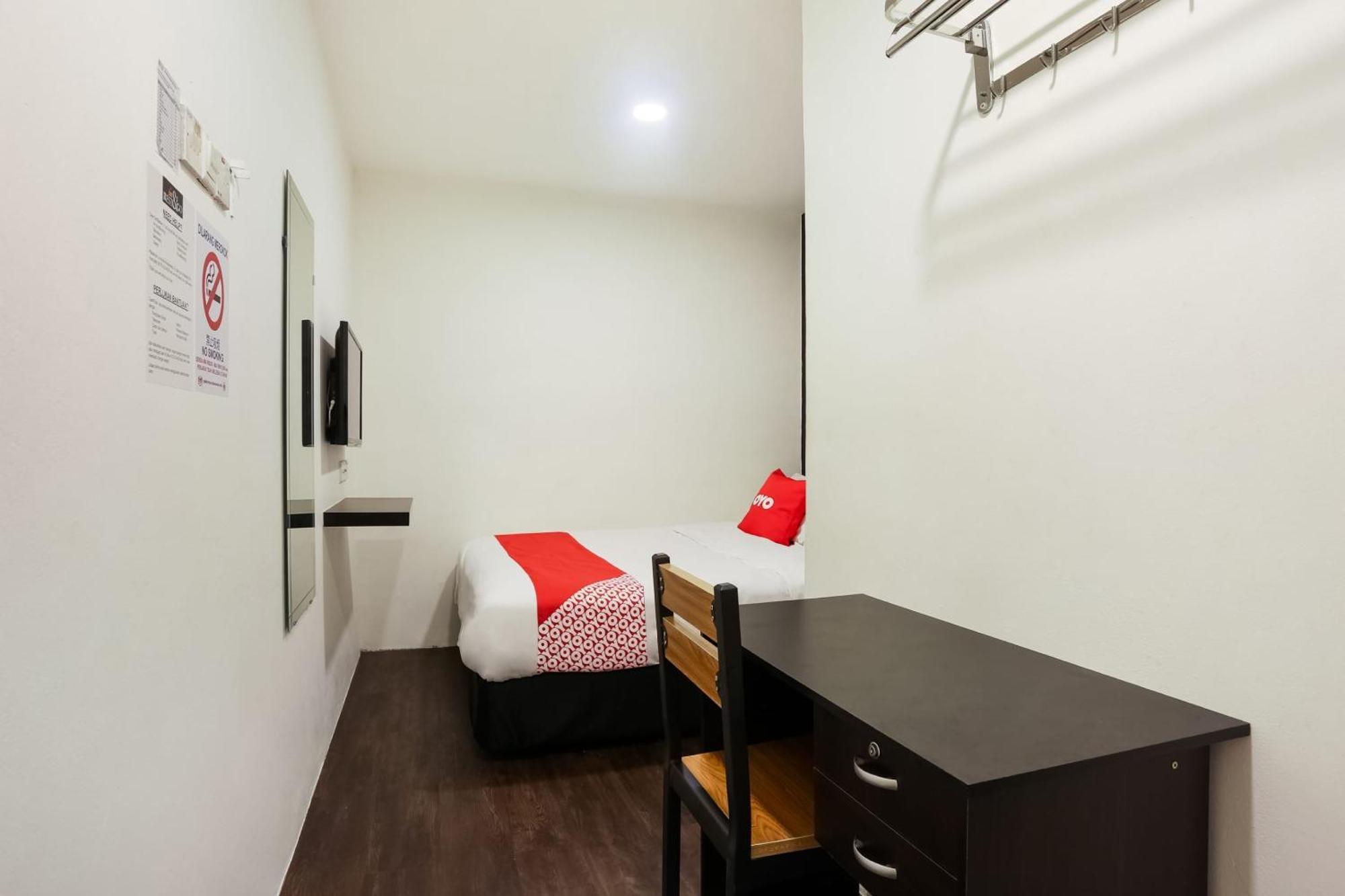 Oyo 90460 Hotel Kl2F Rest & Go Shah Alam Bagian luar foto