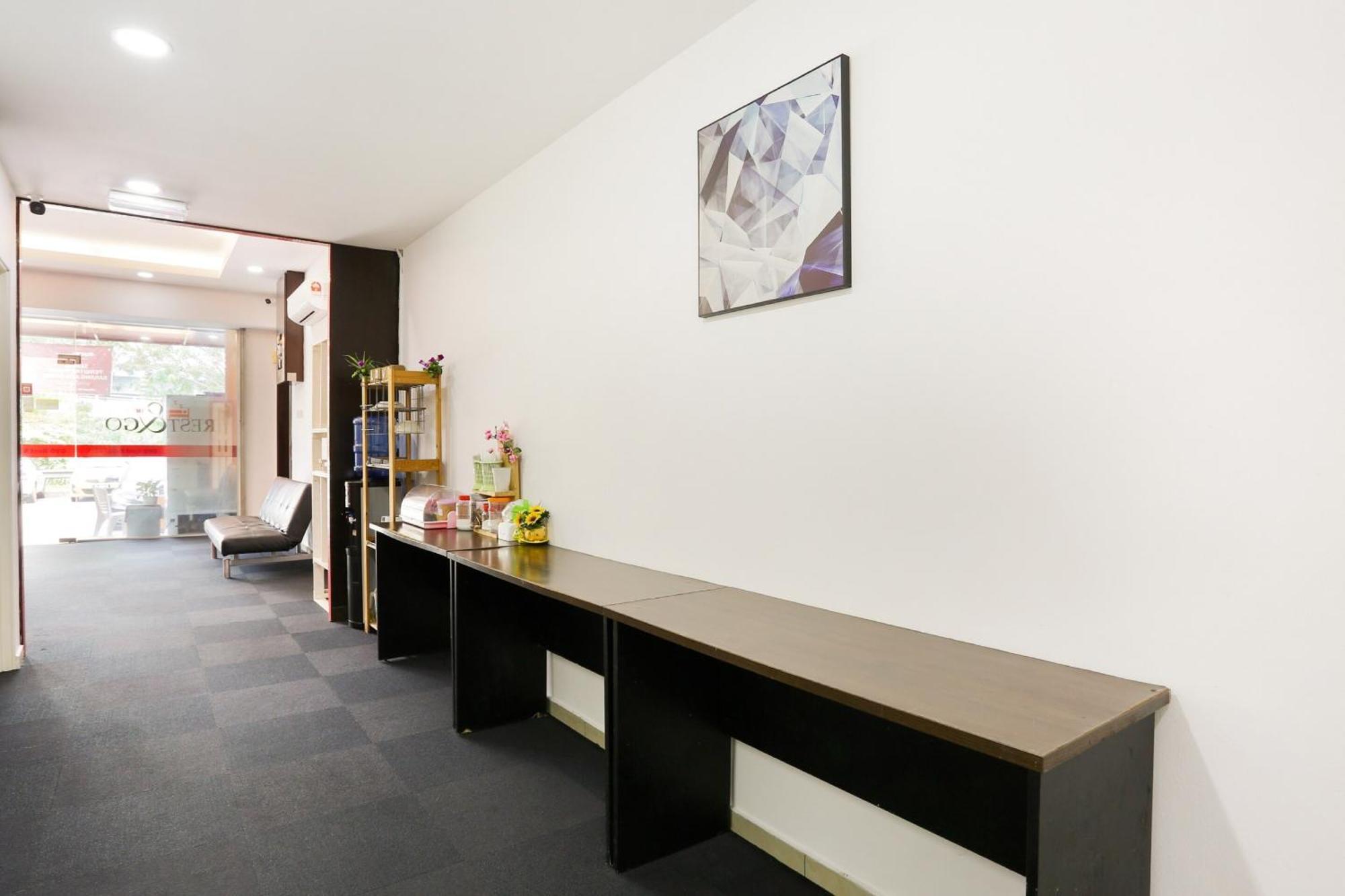 Oyo 90460 Hotel Kl2F Rest & Go Shah Alam Bagian luar foto