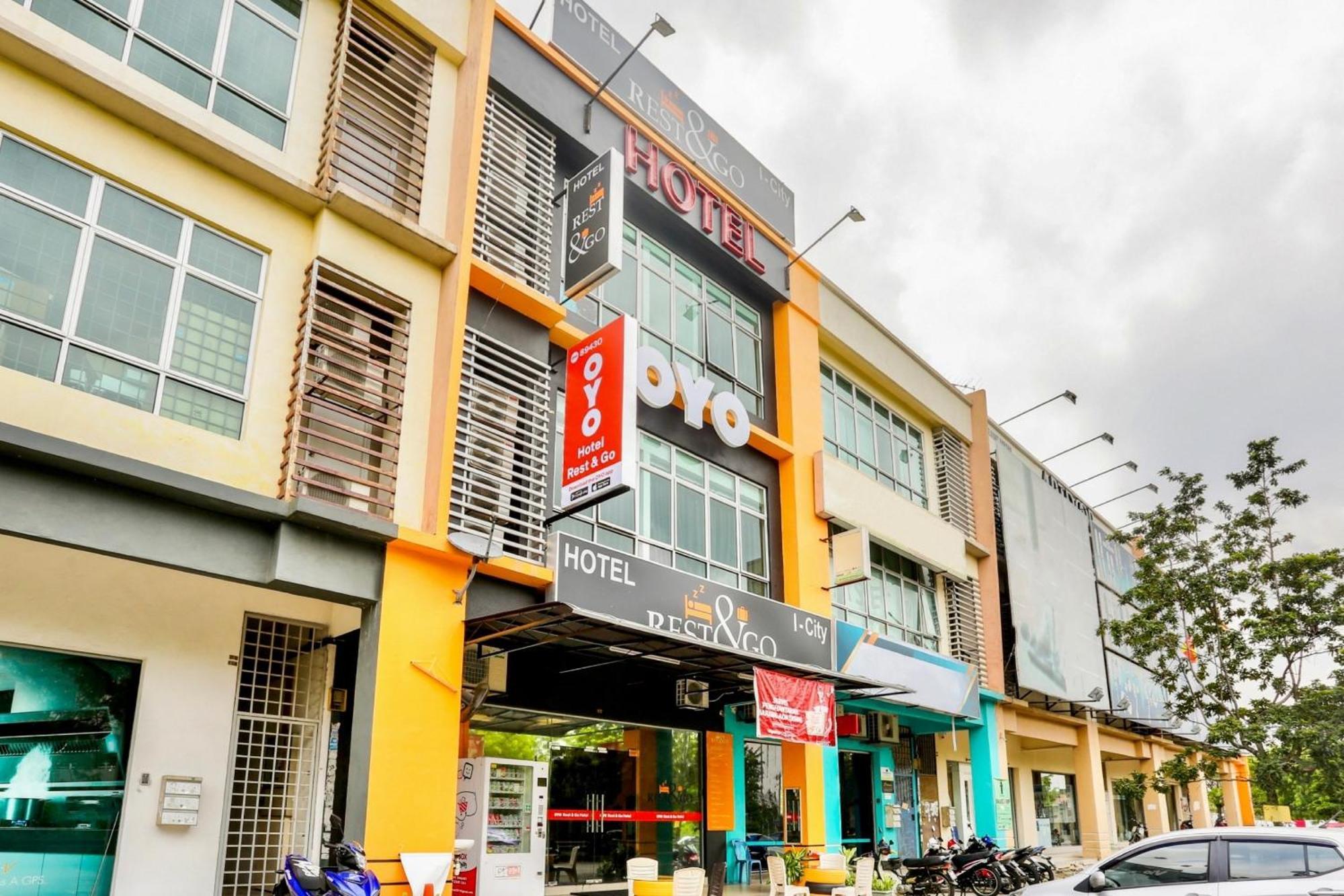 Oyo 90460 Hotel Kl2F Rest & Go Shah Alam Bagian luar foto