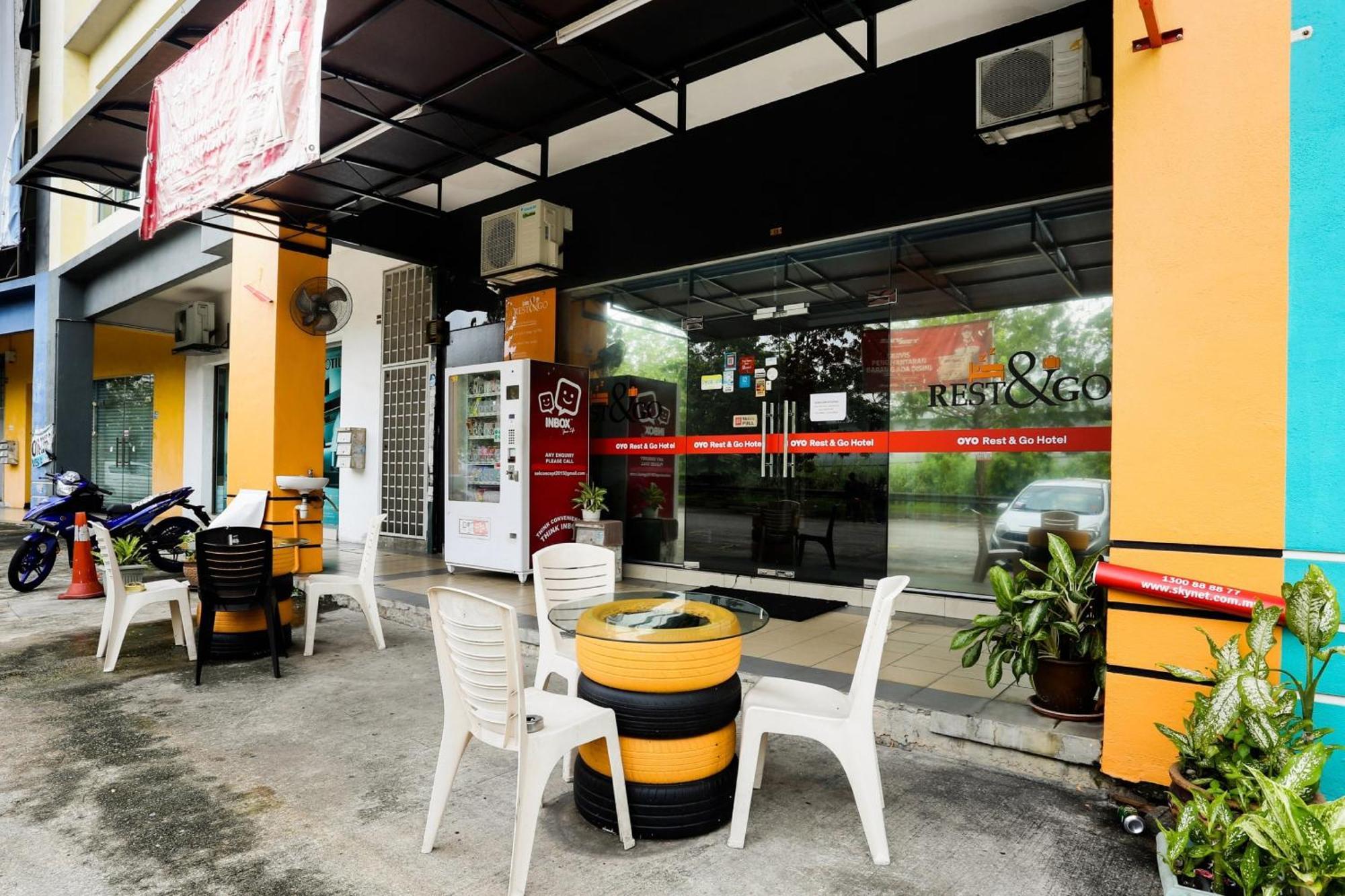 Oyo 90460 Hotel Kl2F Rest & Go Shah Alam Bagian luar foto