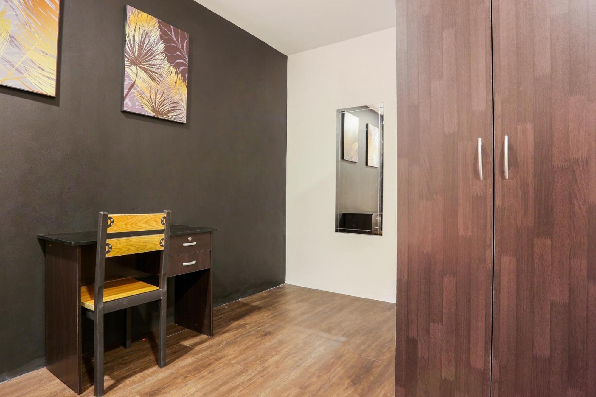 Oyo 90460 Hotel Kl2F Rest & Go Shah Alam Bagian luar foto