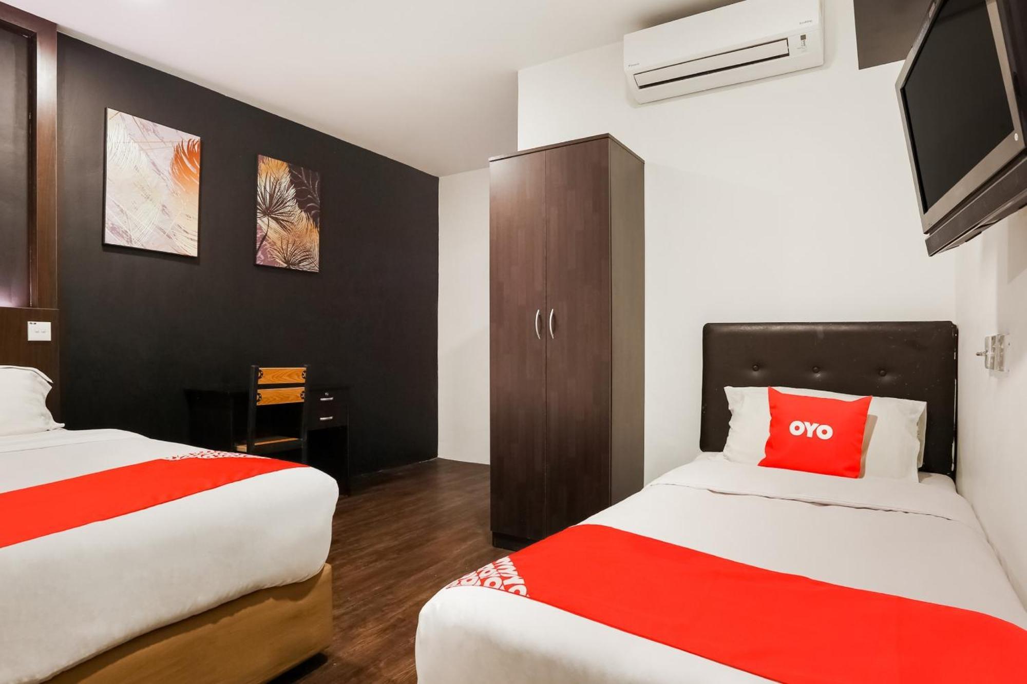 Oyo 90460 Hotel Kl2F Rest & Go Shah Alam Bagian luar foto
