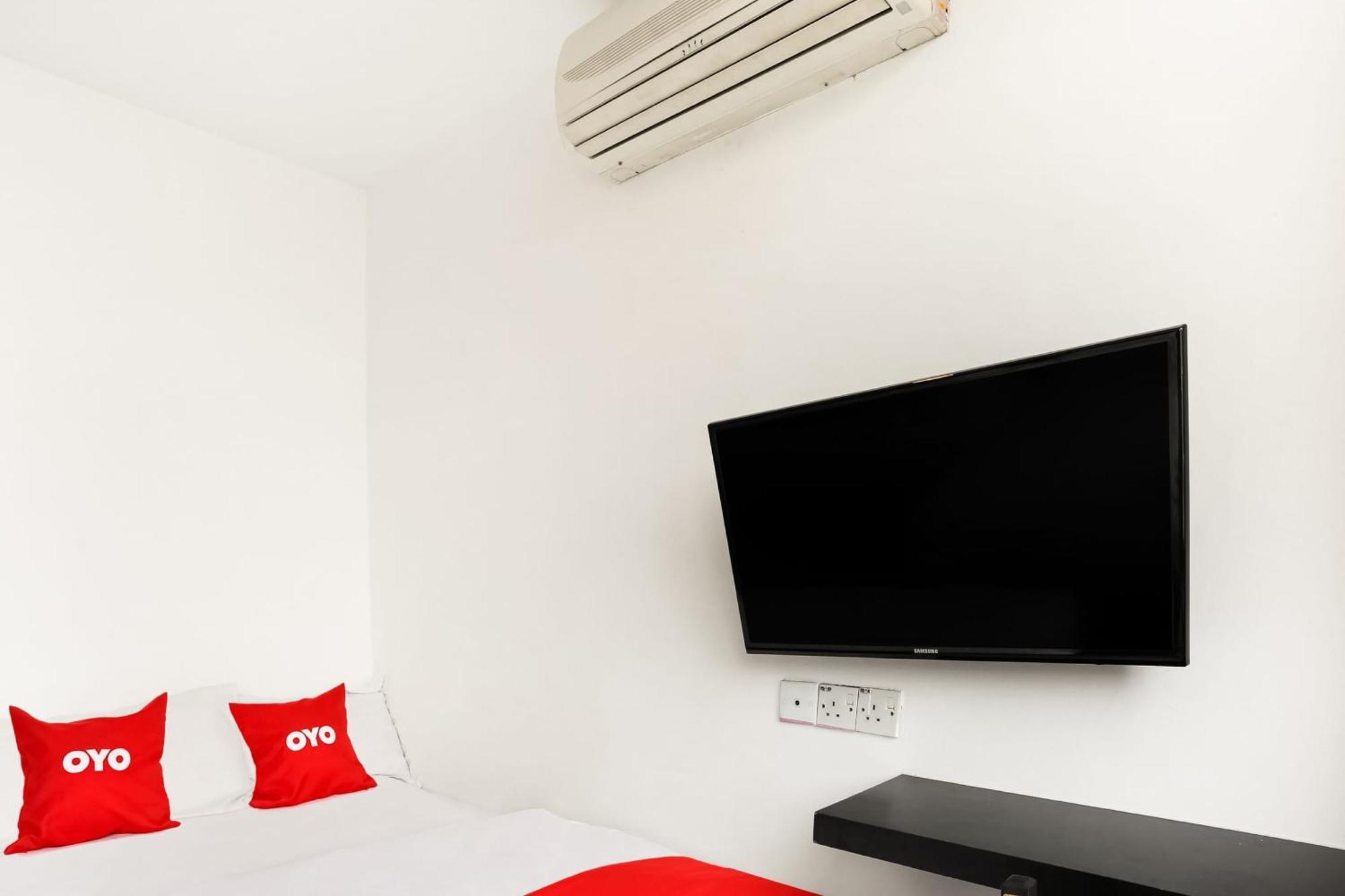 Oyo 90460 Hotel Kl2F Rest & Go Shah Alam Bagian luar foto