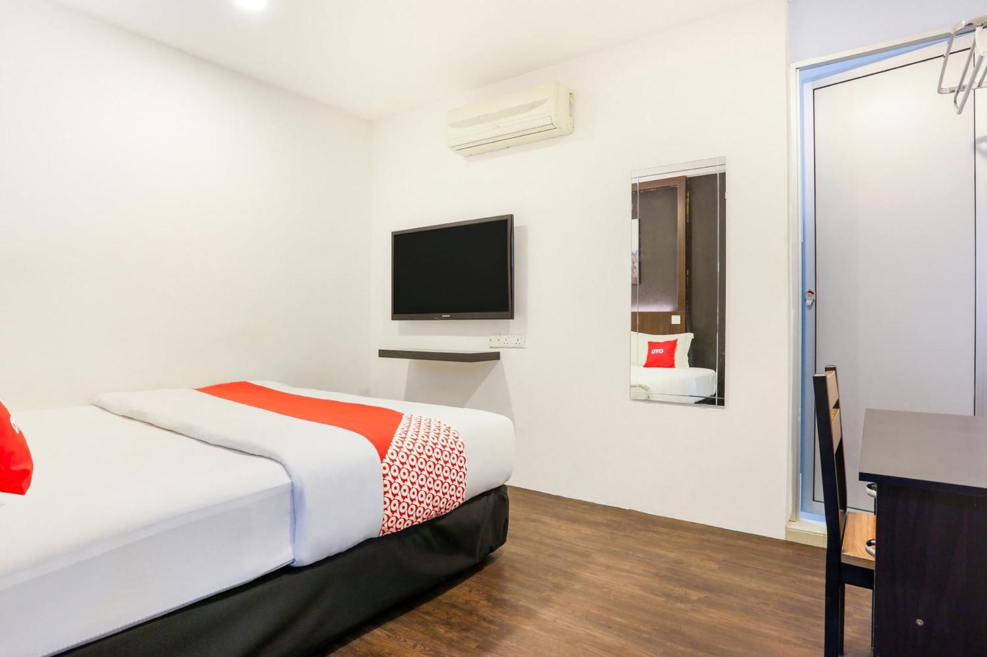 Oyo 90460 Hotel Kl2F Rest & Go Shah Alam Bagian luar foto