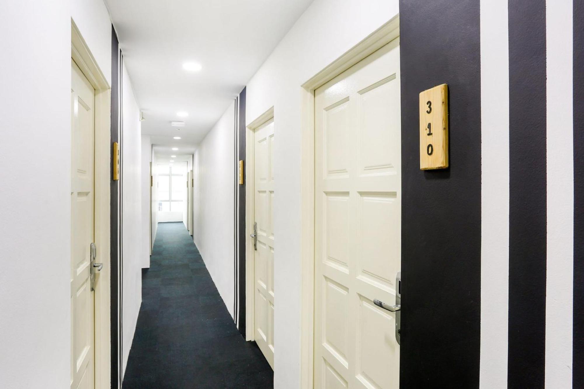 Oyo 90460 Hotel Kl2F Rest & Go Shah Alam Bagian luar foto